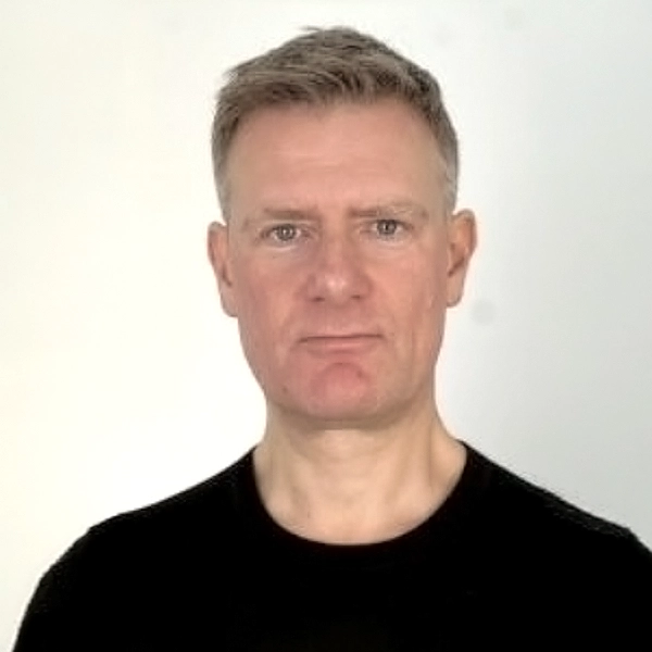 A portrait of Lee.